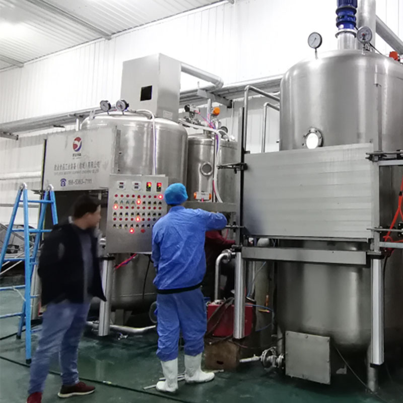 萊陽客戶制作果蔬脆片試機(jī)現(xiàn)場